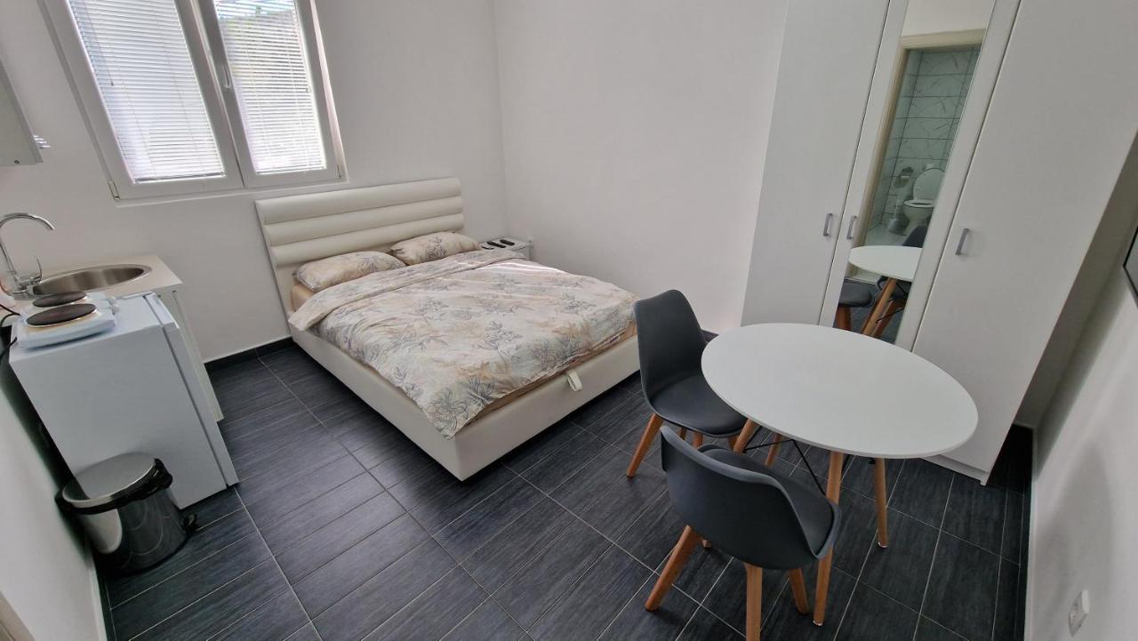Appartamento Apartman Tolosi 2 Podgorica Esterno foto