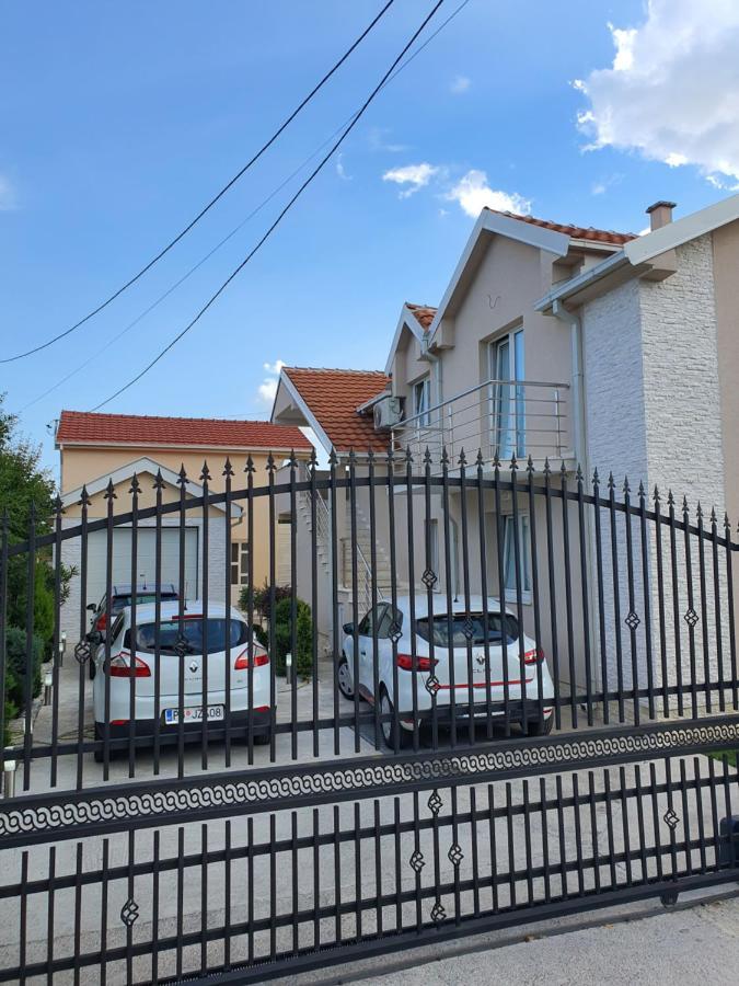 Appartamento Apartman Tolosi 2 Podgorica Esterno foto